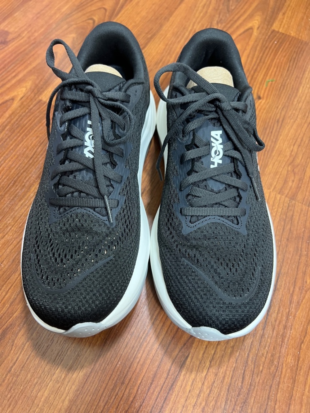 Hoka Women's Sz 8.5B Rincon 4 Everyday Ruining Shoes Black EUC - Picture 2 of 9